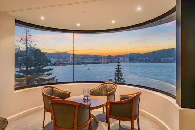 Sophisticated Oriental Bay Living