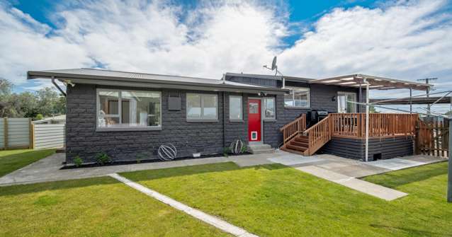 Spacious, renovated home in prime Renwick location