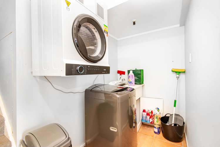 89 Kahu Road Paremata_21