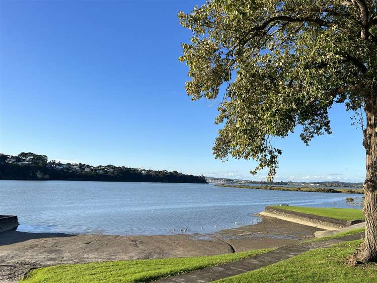 4/17 Rewarewa Road Te Atatu Peninsula_14