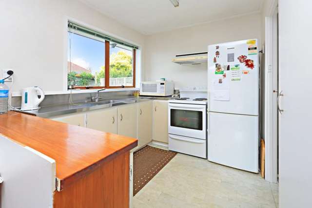 2/21 Glenmore Road Sunnyhills_4