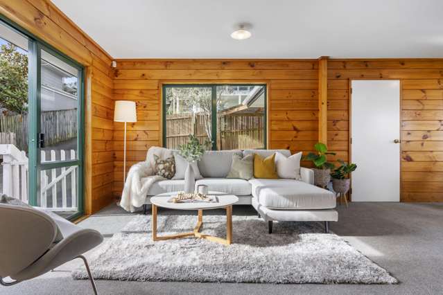 2/8 Mayfield Road Glenfield_1