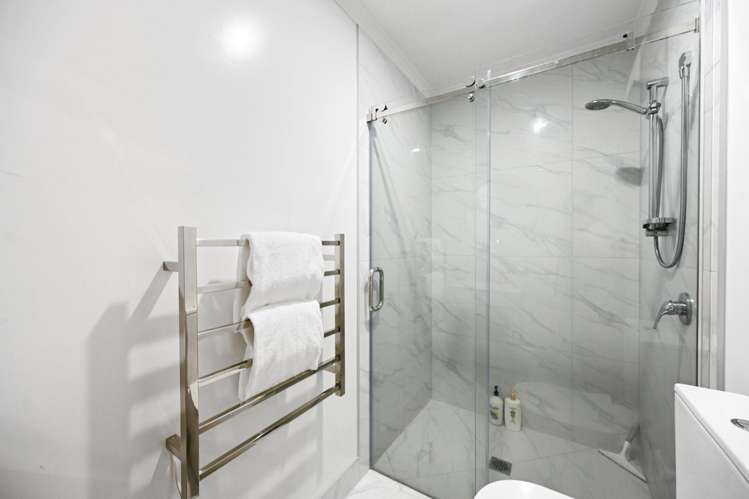 2A Oku Close Hillcrest_11