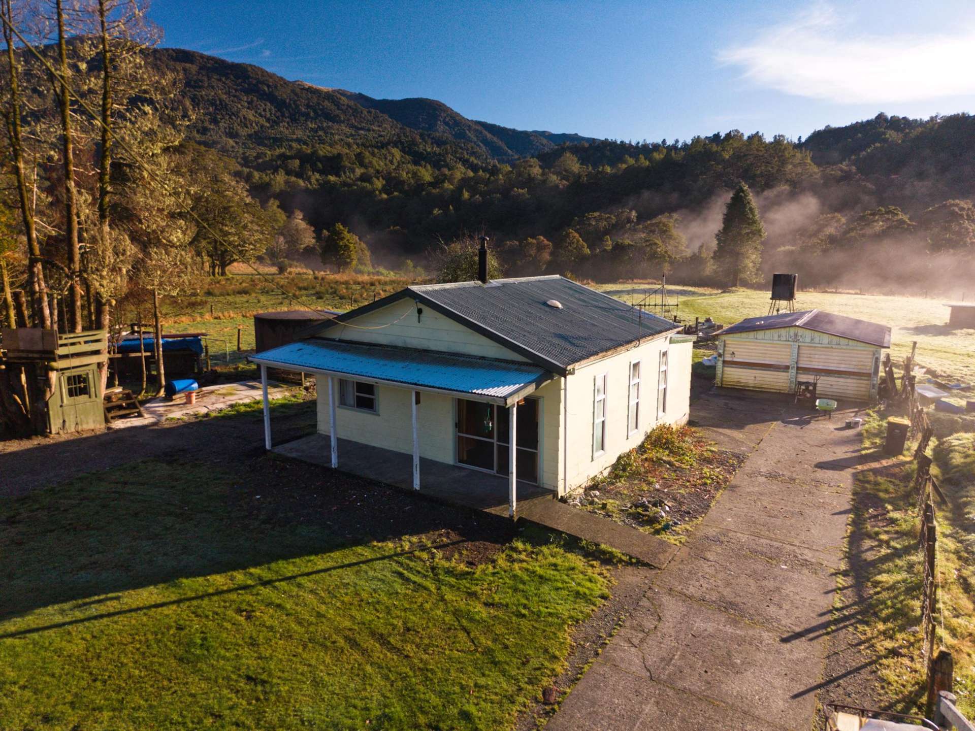 142 Roa Road Blackball_0