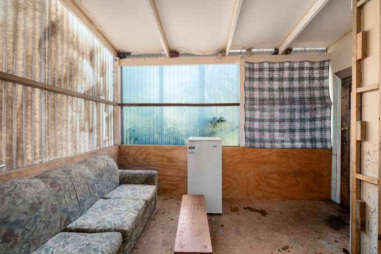 27 Tongaporutu Road Ohura_14