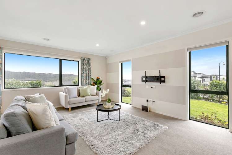 117 Queen Charlotte Drive Aotea_5