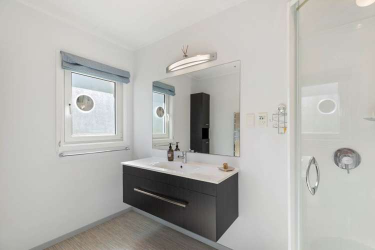 38a Aldersgate Road Hillsborough_10