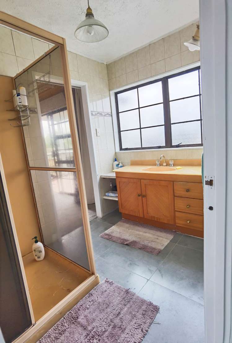 6 Westglen Place Ranui_13