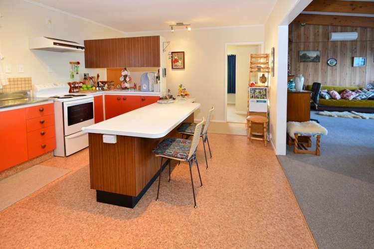 98 Vipond Road Stanmore Bay_5