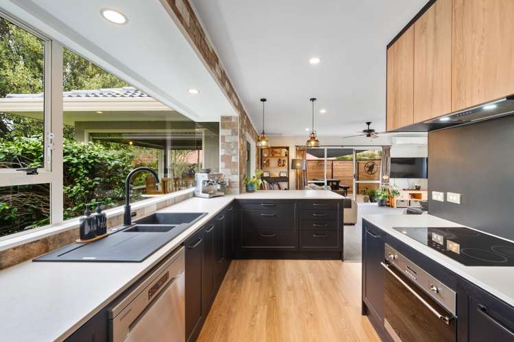 61 Gosford Drive Botany Downs_6