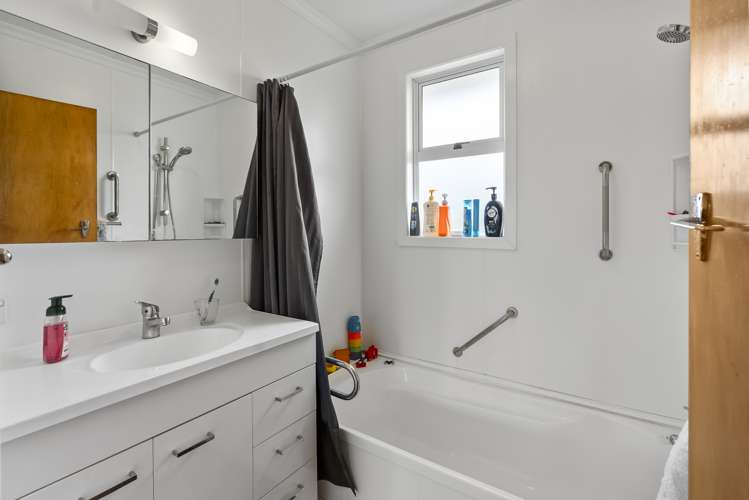 17 Grey Street Normanby_13