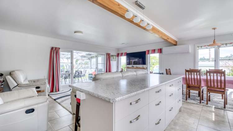 18 Grey Street East Mangonui_10