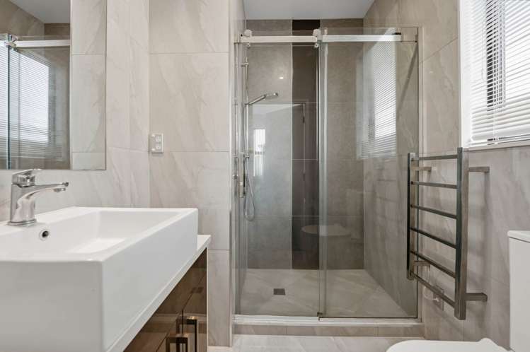 26 Cooladawson Drive Flat Bush_8