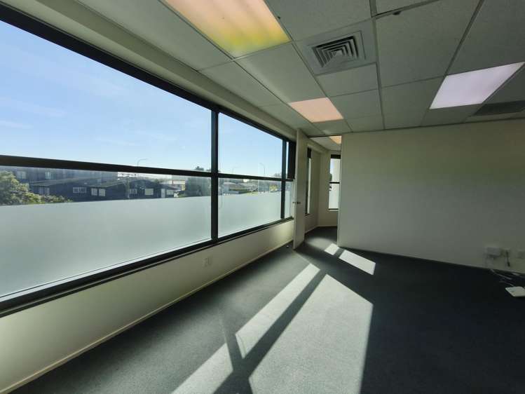 46 Taharoto Road Takapuna_10