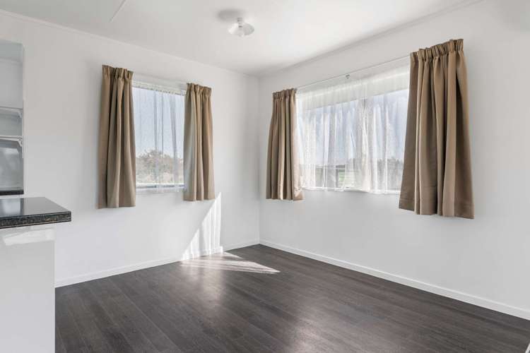 33 Sunrise Avenue Owhata_10