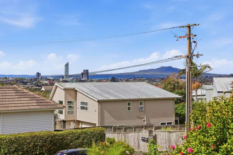 3 Martin Crescent Northcote_15
