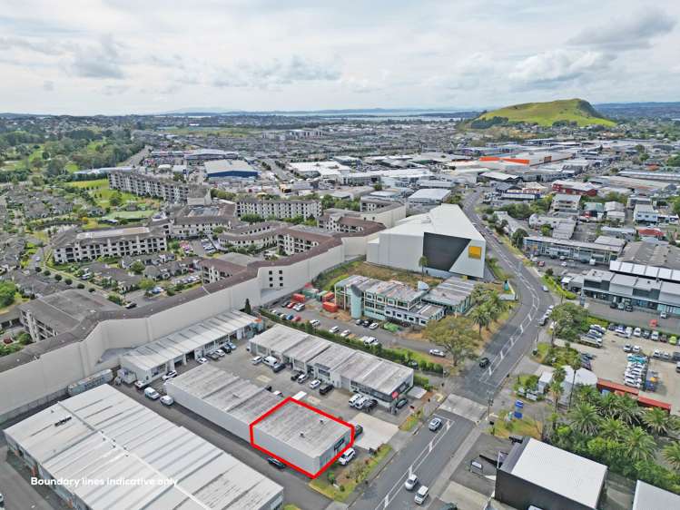 Unit 1/136 Marua Road Mt Wellington_13