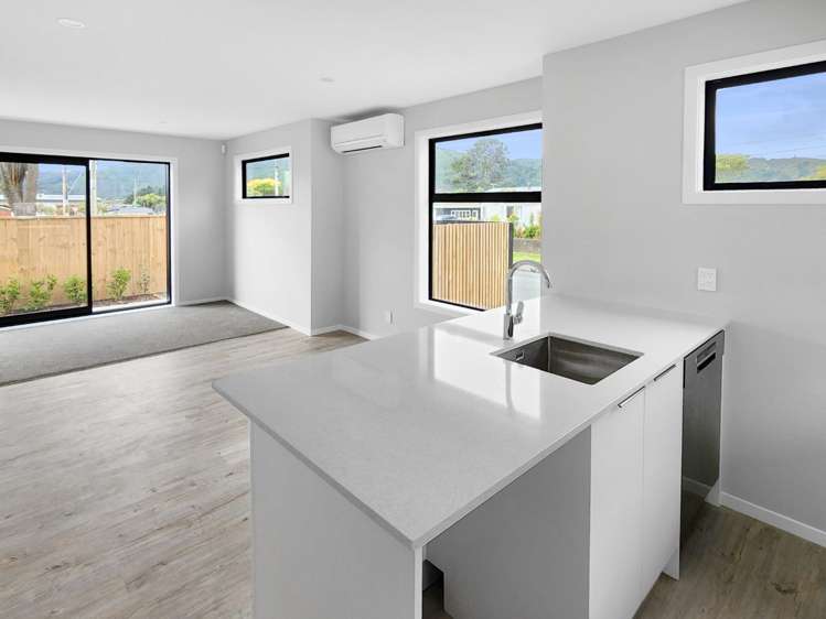 6 Reading Street Wainuiomata_3