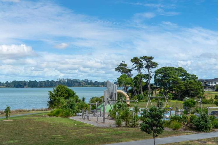 121 Waituarua Drive Conifer Grove_39