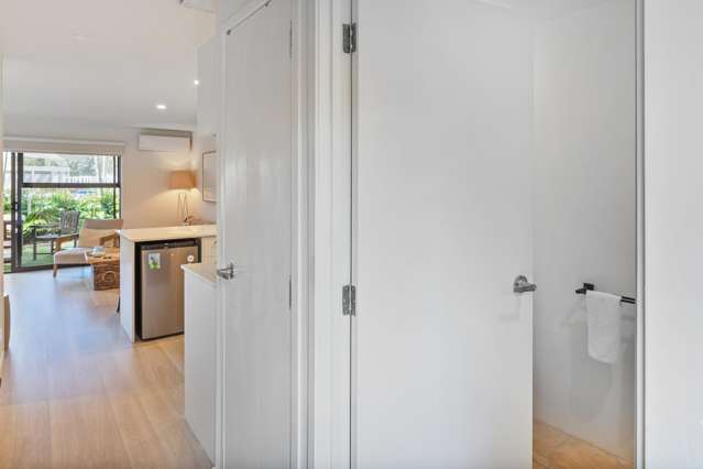 Modern edge, harbour horizon