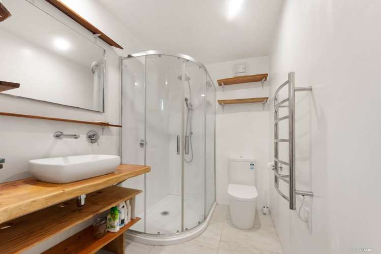 9 Rayner Road Piha_9