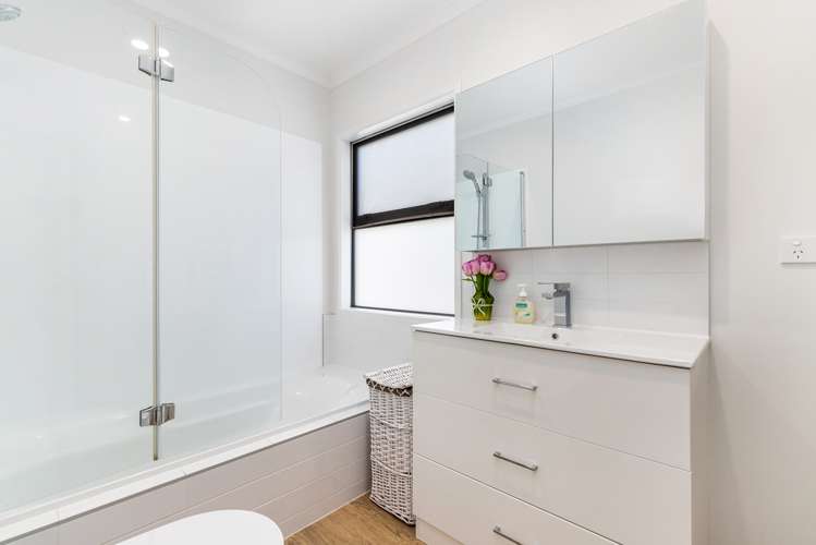 17 Karauria Lane Orewa_26