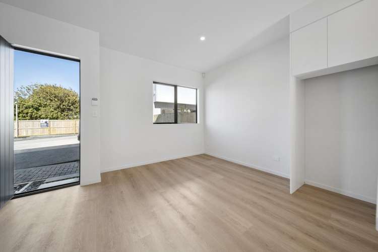 10-12 Clendon Place Manurewa_10