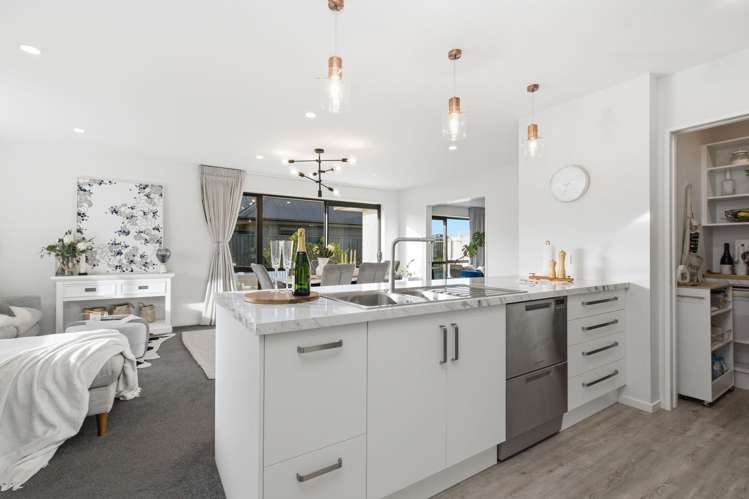 5 Lancelot Close_3
