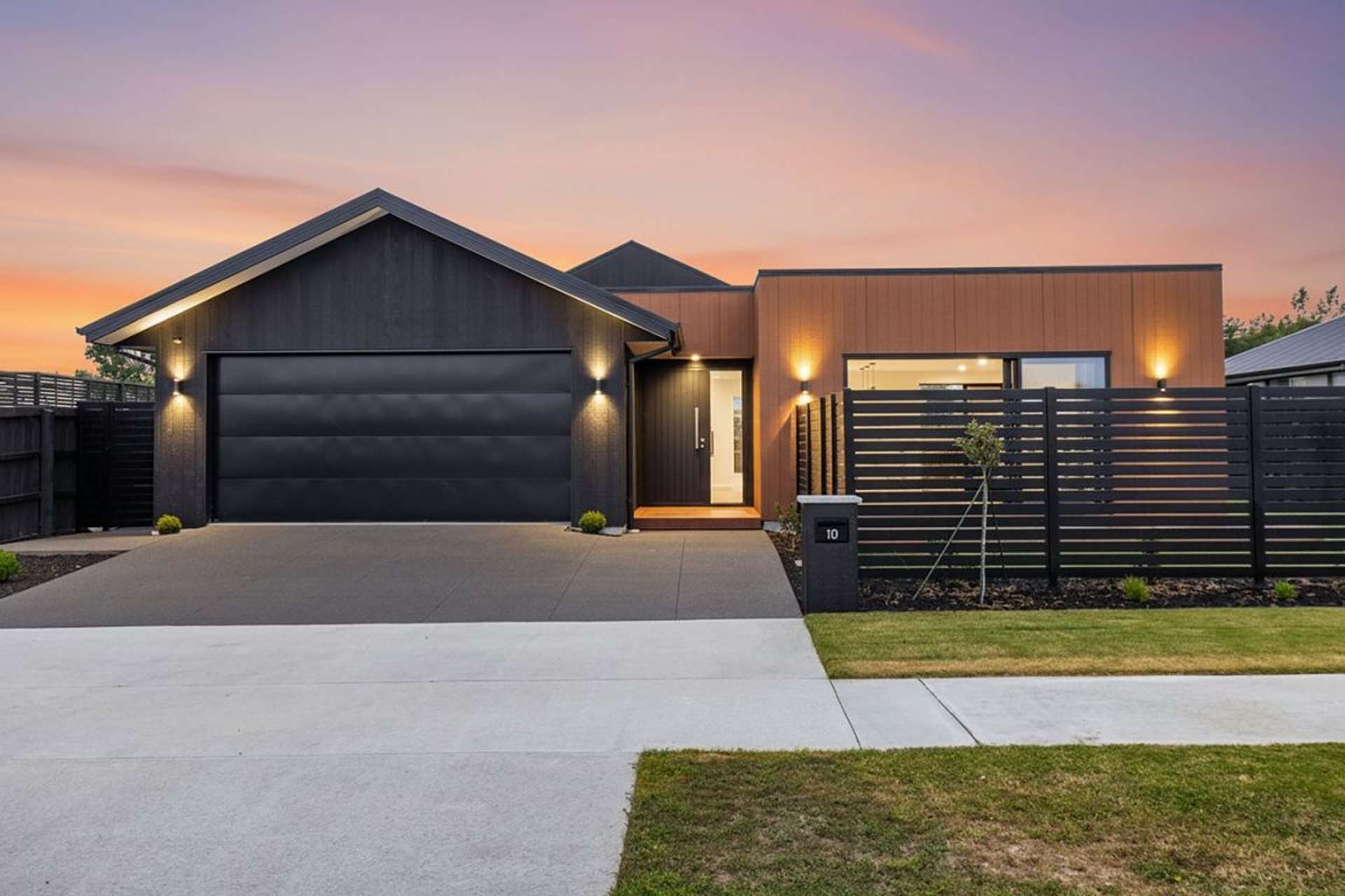 10 Inch Crescent Rangiora_0