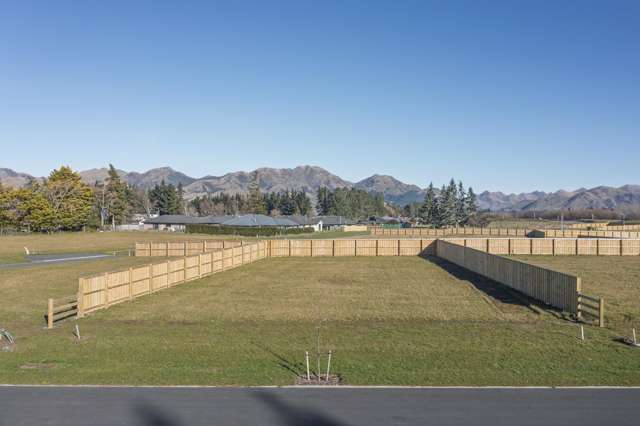 Quiet And Private Location With Mountain Views!