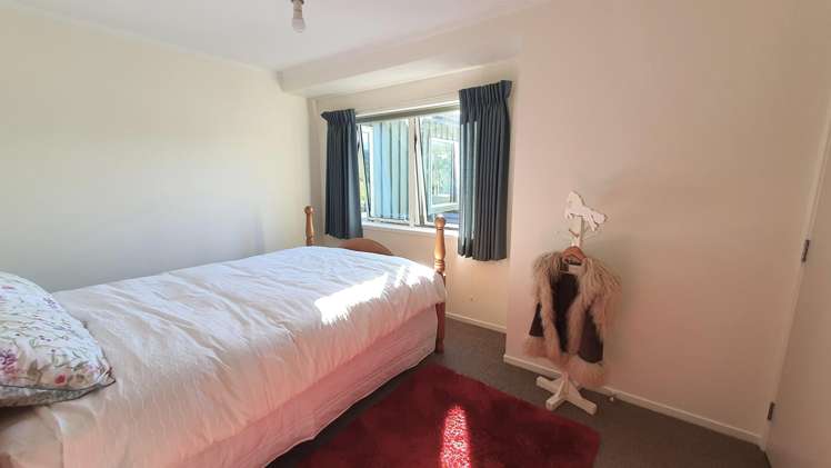 1082 Sandspit Road Sandspit_21