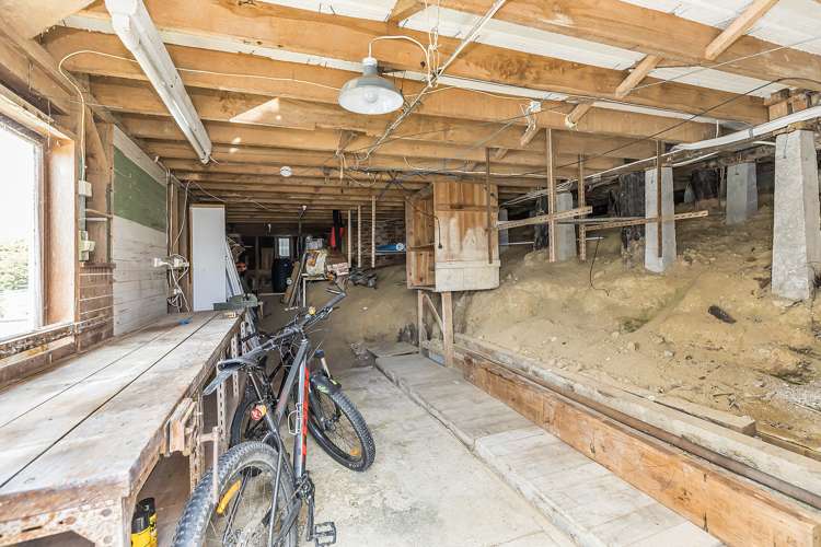 4 Te Reinga View Tawa_16