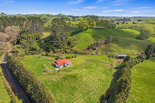 Expansive Rural Retreat with Stunning Potential