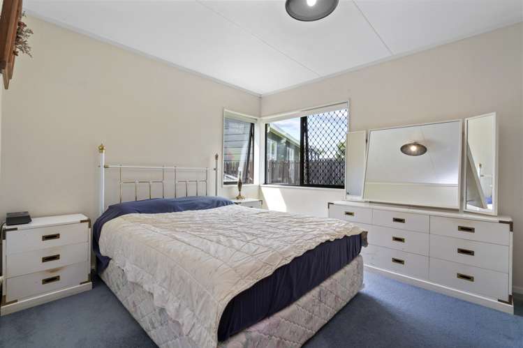 8 Robyn Hyde Place Leamington_10