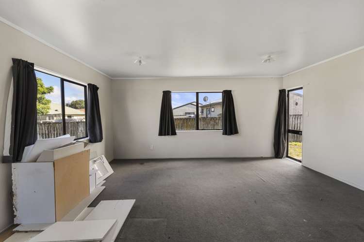 74 Maplesden Drive Clendon Park_8