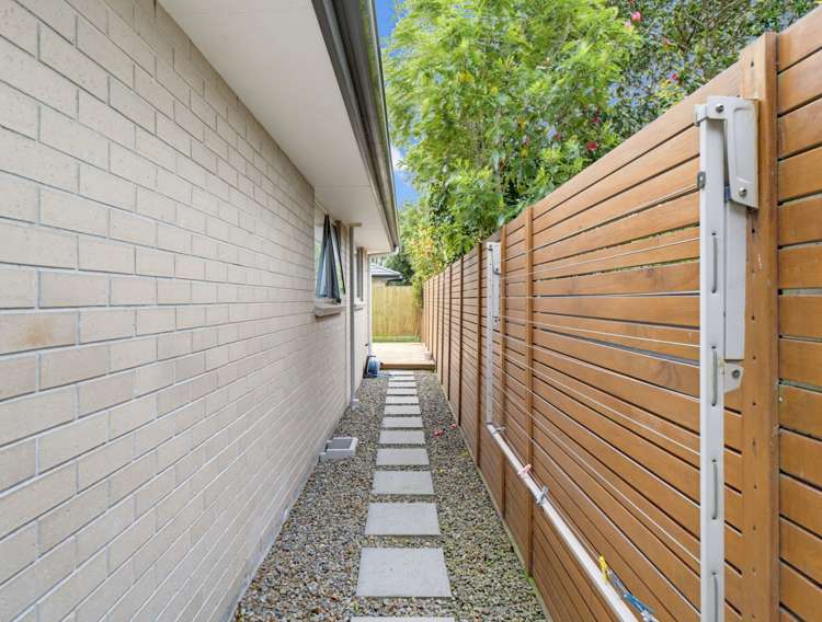 90 Monrad Street Highbury_32