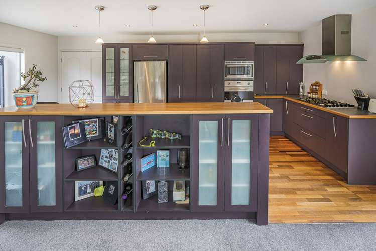 20a Oliver Twist Avenue Mellons Bay_7