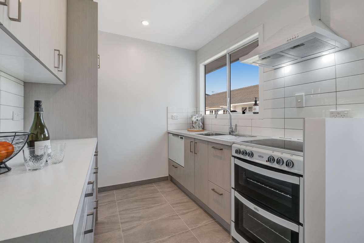 2/36A Sunnynook Road_3