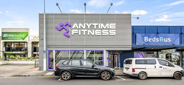 Investors muscle up for New Lynn gym site
