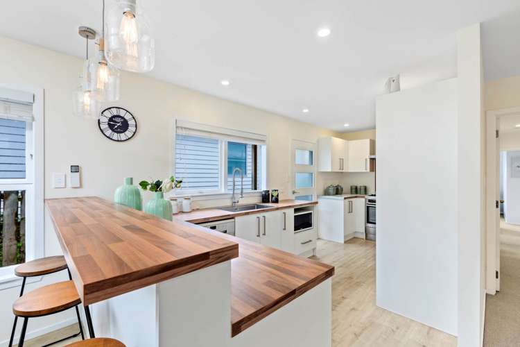 640 Beach Road Browns Bay_18