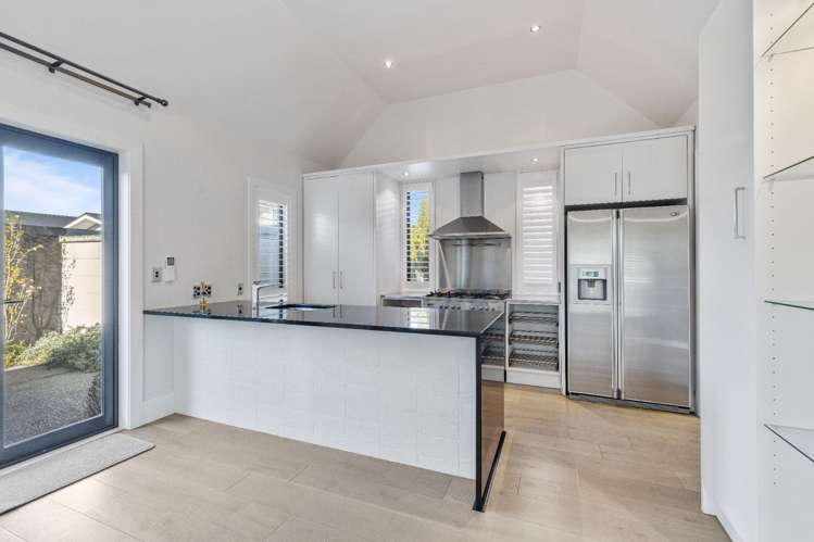 5 Merivale Lane Merivale_3