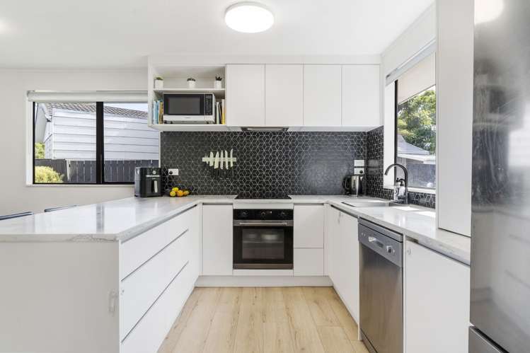 2/63a Colwill Road Massey_8