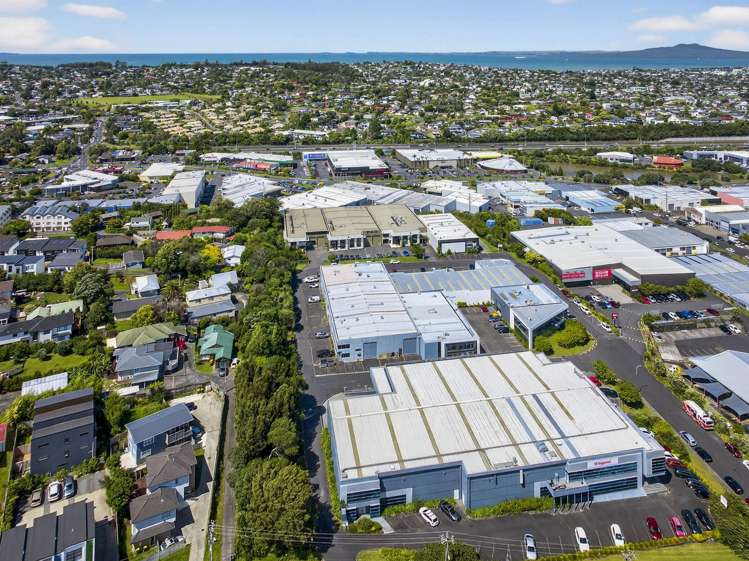 B/4 Target Court Wairau Valley_12