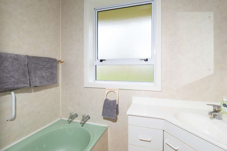 374 Racecourse Road Allenton_17