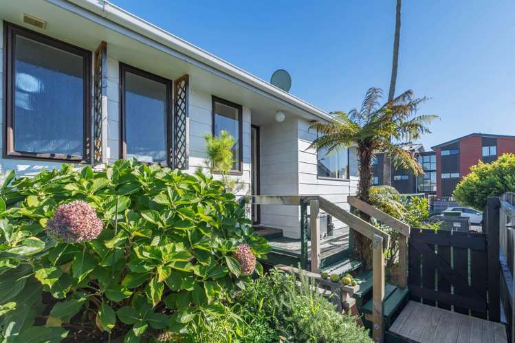2/2 Yee Place Mount Wellington_17
