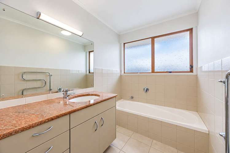 2/30 St Vincent Avenue Remuera_17