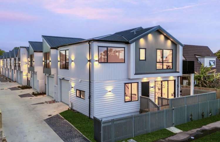2/71 Wintere Road Papatoetoe_0