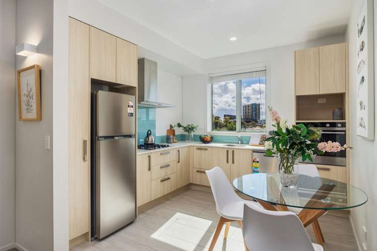 15 Ceramic Lane New Lynn_12