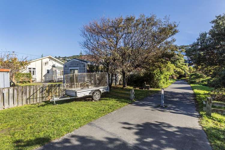 23 Endeavour Street Lyall Bay_12