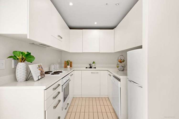 2206/10 Waterloo Quadrant Auckland Central_3